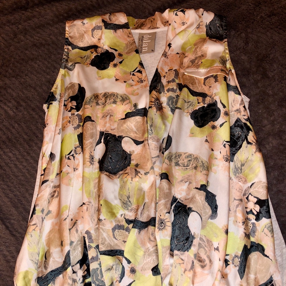 Dolan satin and cotton adorable floral tank🌺🌸